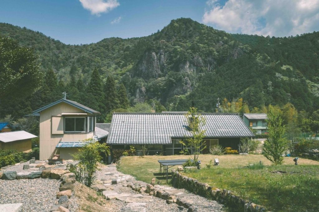 画像に alt 属性が指定されていません。ファイル名: CommunityStay-%E5%8F%A4%E6%B0%91%E5%AE%B6SO_5-1-1024x683.jpeg