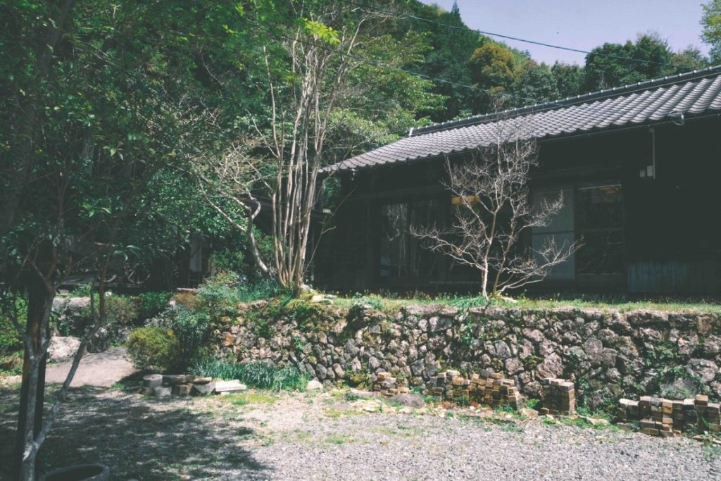 画像に alt 属性が指定されていません。ファイル名: %E5%8F%A4%E6%B0%91%E5%AE%B6%E3%82%B9%E3%83%86%E3%82%A4-%E5%99%A8-UTSUWA-_6-1024x683.jpeg