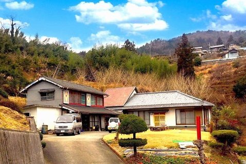 Japan hidden gems stay – Yuzu-no-sato Izumi farm stay Yoshino River Tokushima