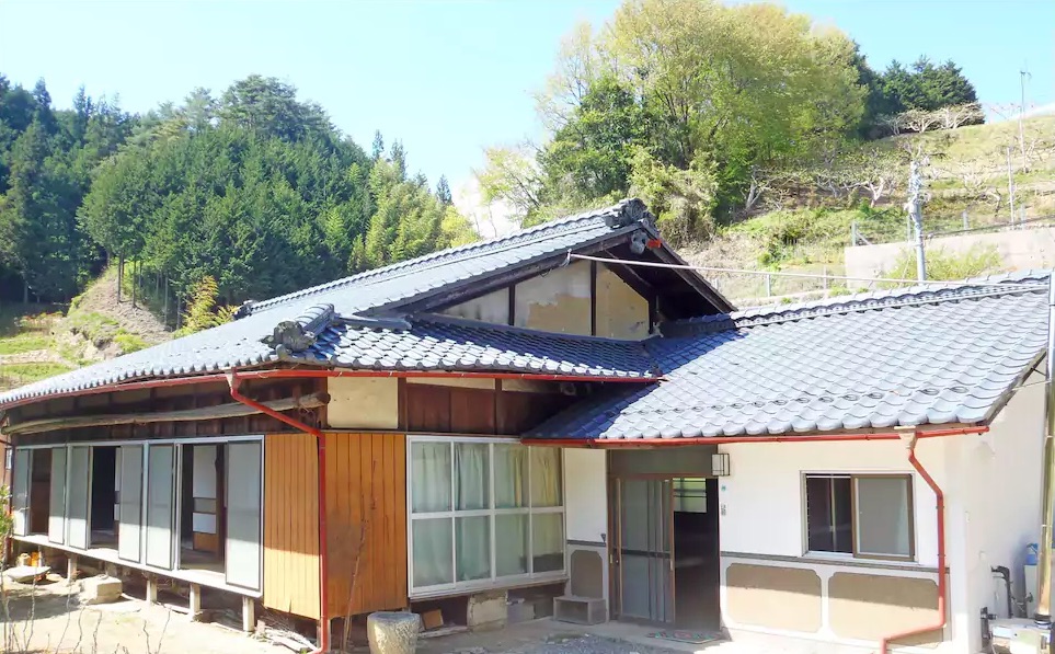Farmstay Higashi, a century-old traditional farmhouse in southern Nagano